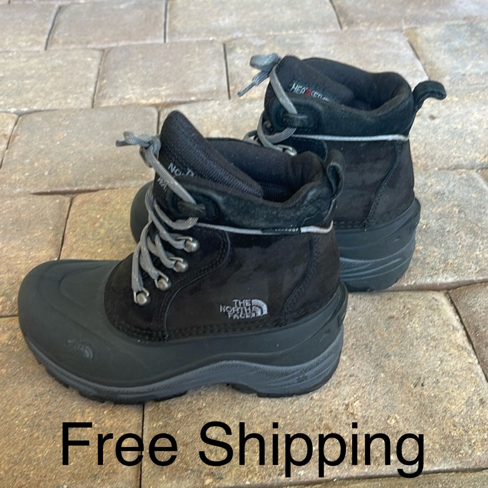 THE NORTH FACE Chilkat boots size 2 FREE SHIPPING